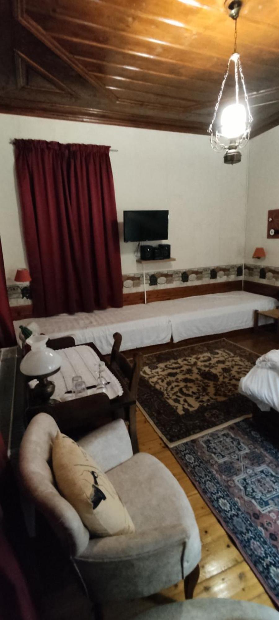 Guesthouse Kazakou Діміцана Екстер'єр фото